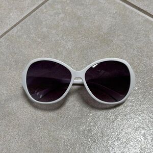 White Y2K oversized sunglasses